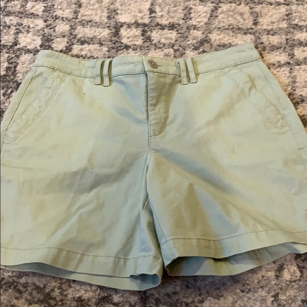 Gloria Vanderbilt pale green shorts